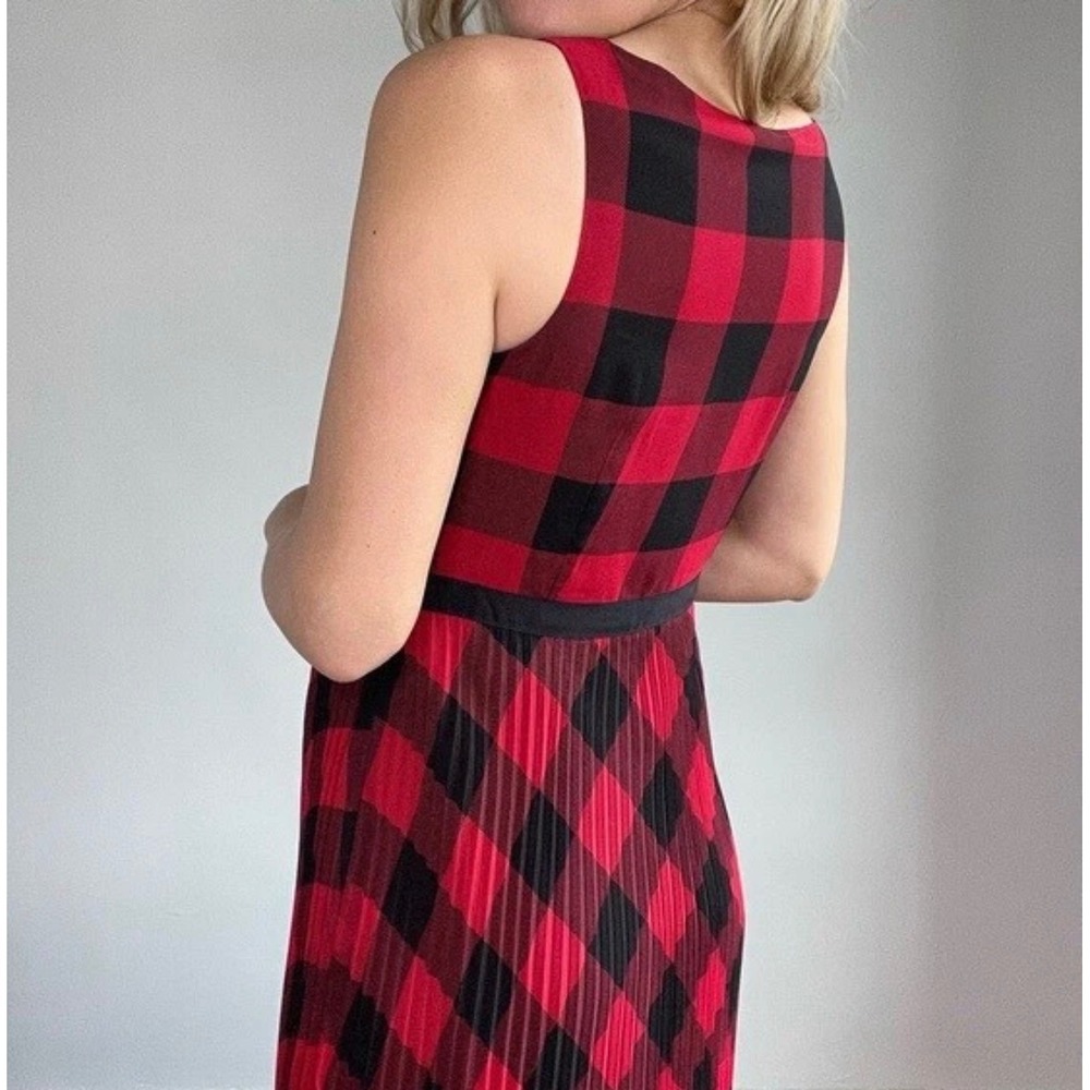 Talbots Red Black Buffalo Plaid Pleated Midi Dress Sleeveless V-Neck Size 8 - Picture 3 of 10